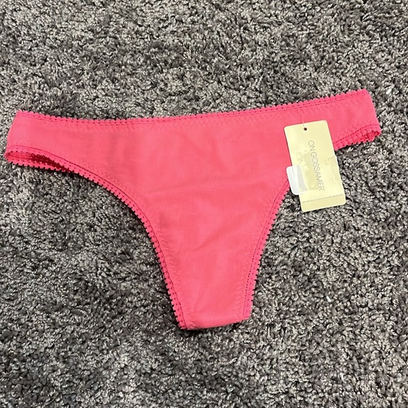 On Gossamer Set - Picture 6 of 7